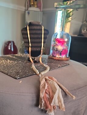 Source Unknown Pearl Bead Necklace with Pink and Cream Tassel